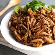 Honey Glazed Crockpot Chicken Adobo - simple pantry ingredients, hardly any hands-on time, 200 calories. | https://vital-hilfe.today